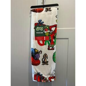 Grinch Oversized Throw / Blanket - Grinchmas - BRAND NEW